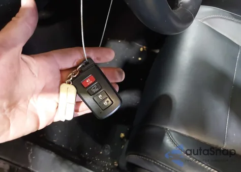 2017 Toyota Highlander Xle z USA, uszkodzony, nr VIN 5TDJZRFH6HS444309